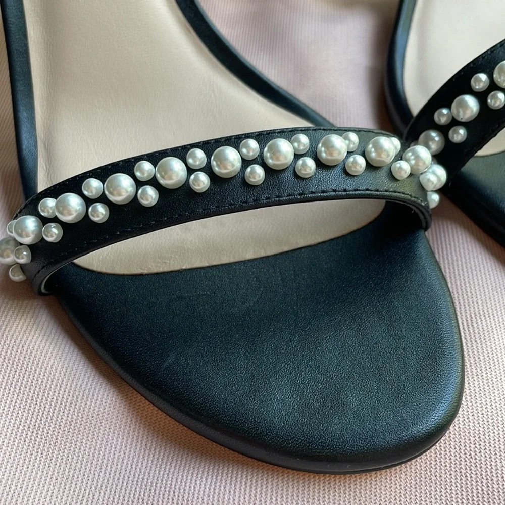 Stuart Weitzman dancer Sandals - black with Pearl Accents - size 8